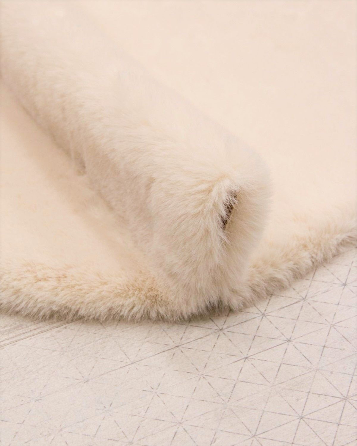 шкура из искусственного меха 1402 кремовый мишка